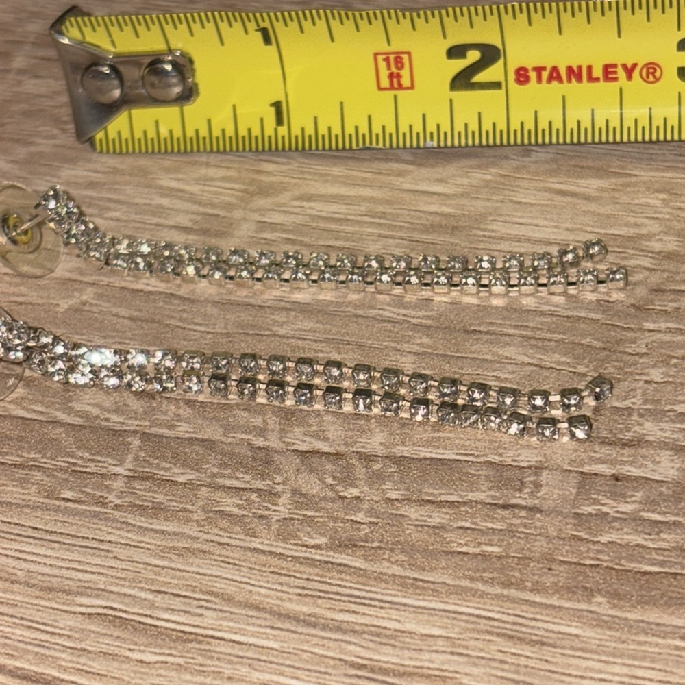 Elegant Silver Rhinestone Earrings - Picture 3 of 3